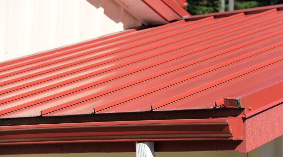 Professional gutter cleaning services in Iraan, TX